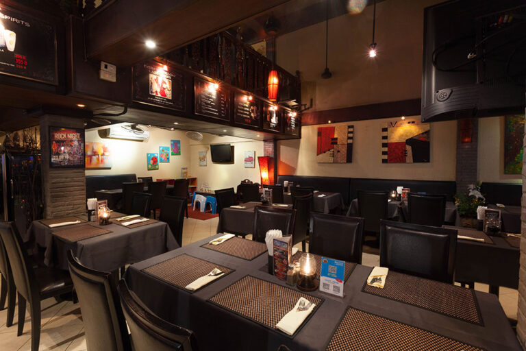 Two Chefs Bar & Grill – Karon Beach