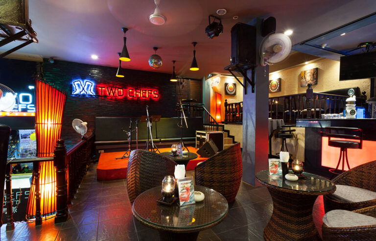 Two Chefs Bar & Grill – Kata Beach