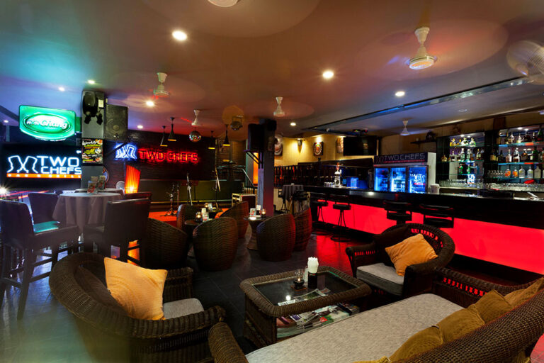 Two Chefs Bar & Grill – Kata Beach